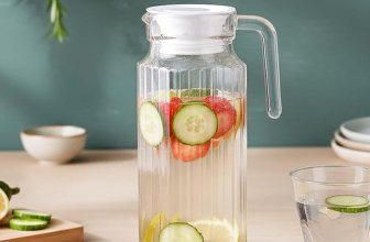 The Earth Store Transparent 1.1L Glass Jug with Lid Set of 1